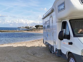 Camping-car Capucine Fiat ci Mizar en location à Quartu Sant'elena