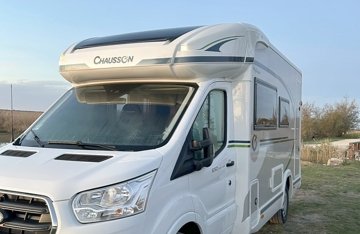 RV Low profile Chausson  For rent in Bordeaux