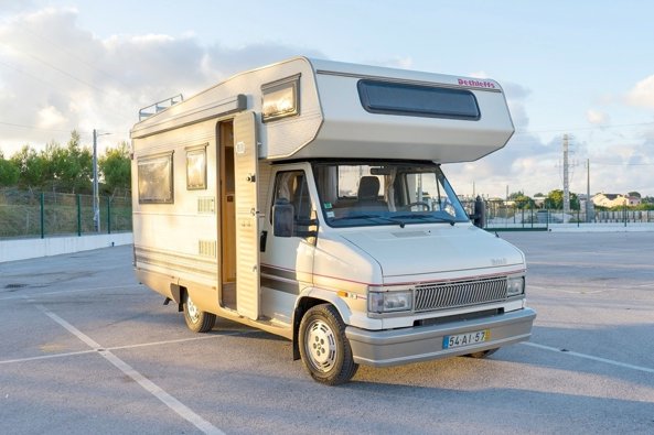 Aluguer de Autocaravana capucino Fiat 290