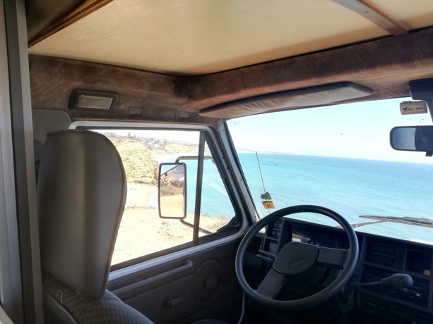 Viaggio del Camper Mansardato