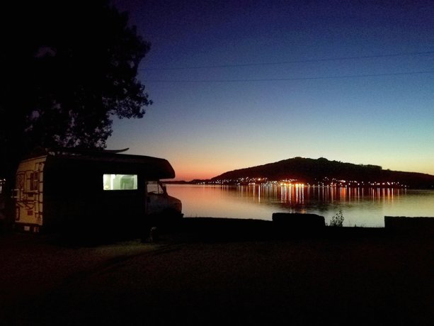 Viaggio del Camper Mansardato