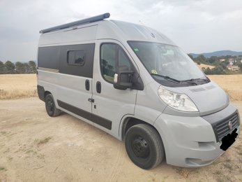 Camper gran volumen Fiat Ducato 3,0 l Multijet 160 ch. En alquiler en Montgat