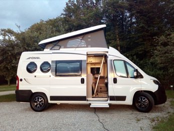 Fourgon aménagé Pössl 2WIN R PLUS Toit relevable en location à Saint-Martin-De-Seignanx