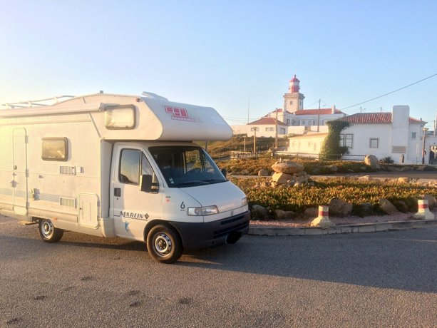 Viaggio del Camper Mansardato