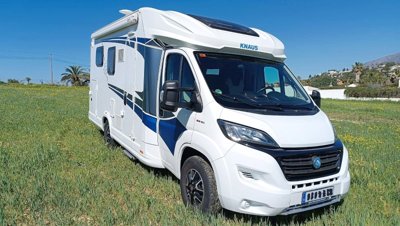 Teilintegriertes Wohnmobil KNAUS LIVE WAVE 650 MX zu vermieten in Las Lagunas De Mijas