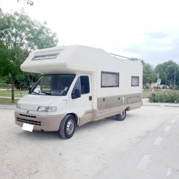 Camping-car Capucine C.I. Mizar en location à Montecosaro Scalo