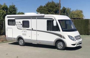 Wohnmobil Vollintegriert Hymer Exis 562 zu vermieten in Elx
