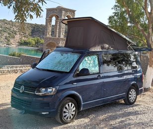 Van Volkswagen Transporter T6 2,0 102cv en location à Barcelona