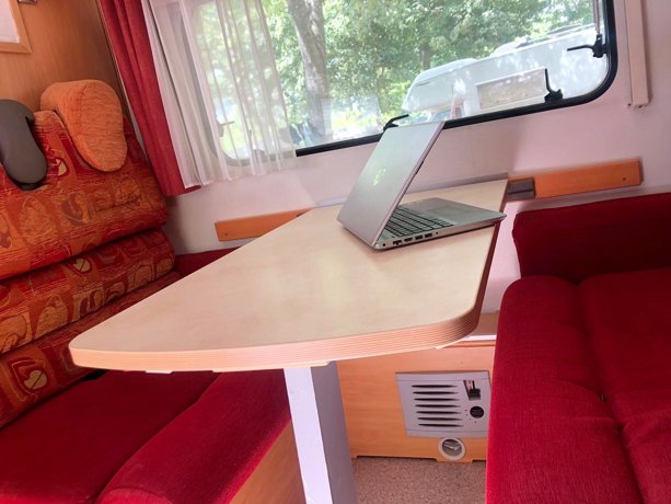 Viaggio del Camper Mansardato