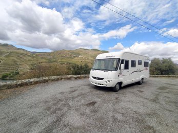 Camping-car Intégral Rapido 983 F en location à Aveleda