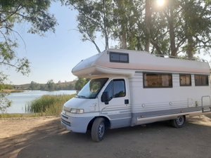 Coachbuilt motorhome rental - Milton