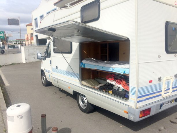 Viaggio del Camper Mansardato