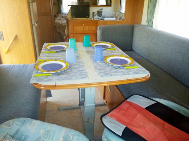 Viaggio del Camper Semintegrale