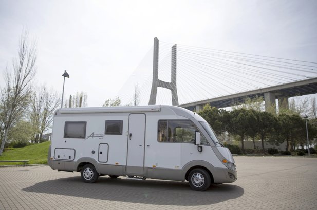 Location Camping Car Integral Terrugem Burstner Aviano I670 08 Yescapa