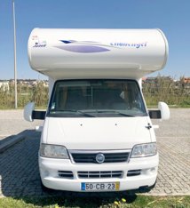 Camper Mansardato Challenger Mageo 163 condiviso a Porto