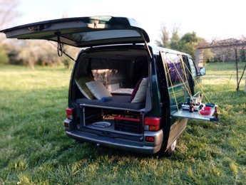 Van Volkswagen Multivan Te huur in Santiago De Compostela