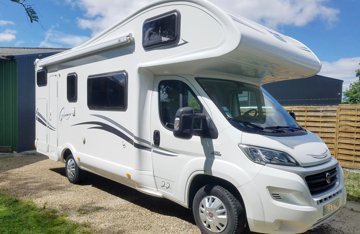 RV Coachbuilt Mclouis 22 For rent in Eysines