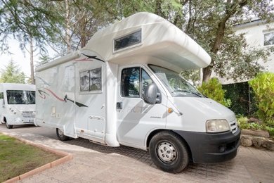 Camping-car Capucine Pilote Pilote A-650 en location à Sarriguren