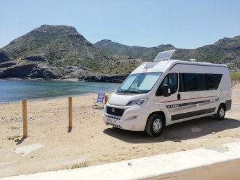 Furgão Adria 600 Spt Family Valencia em aluguer em València
