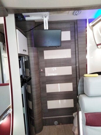 Viaggio del Camper Semintegrale