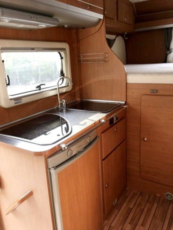 Viaggio del Camper Mansardato