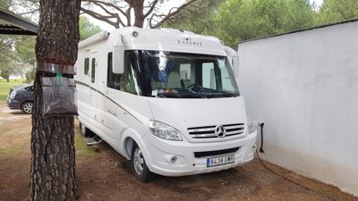 Autocaravana Integral Mercedes Esterel 53.E em aluguer em Villanueva De La Cañada