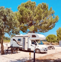Camping-car Capucine Elnagh Ducato 2.8 JTD en location à Porto