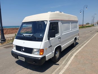 Fourgon aménagé Mercedes Mb100d en location à Fiumicino