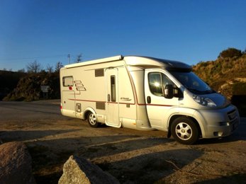 Camping-car Profilé Hymer T664SL en location à Lisboa