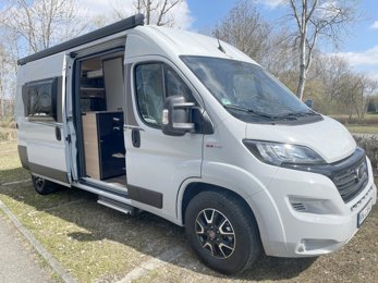 Camper gran volumen Carado CV 601 ED 15 En alquiler en Kn