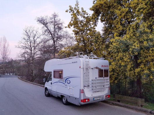 Aluguer de Autocaravana capucino Fiat 244