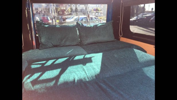 MAXI CAMA! 1,90 LARGO  X 1,65 DE ANCHO!IDEAL PARA TRES PERSONAS