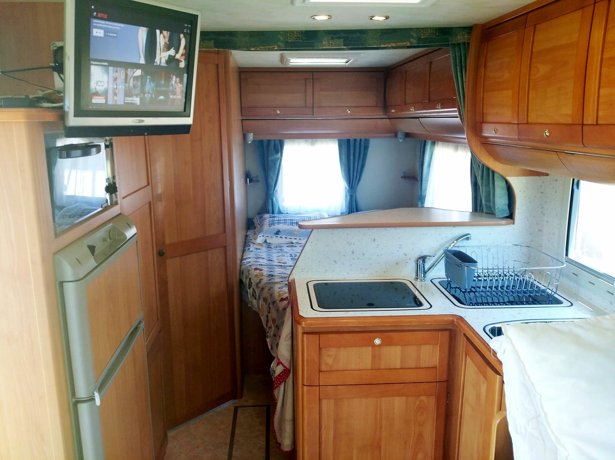 Viaggio del Camper Semintegrale