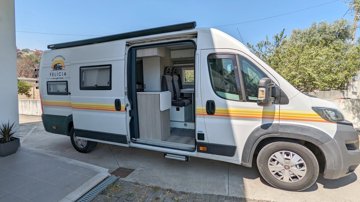 Converted van Fiat Ducato 3,0 l 180 ch For hire in Colmeias