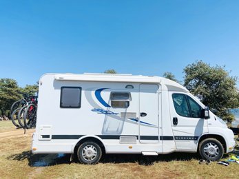 Camping-car Profilé Dethleffs Globebus en location à Sant Fruitós De Bages
