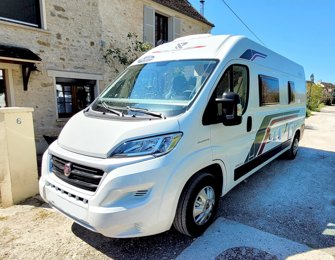 Fourgon aménagé Rimor 45 en location à Moret-Sur-Loing