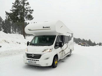 Camping-car Capucine benimar 346 sport en location à Girona