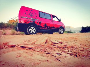 Campervan Expedition Campers R Transporter em aluguer em São Félix Da Marinha