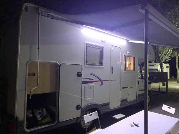 Viaggio del Camper Mansardato