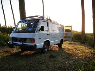 Campervan Campervans Montblanc MB100 em aluguer em Arrifana