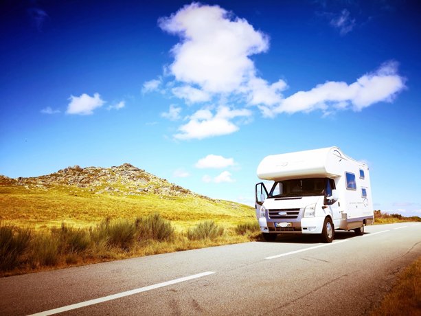 Viaggio del Camper Mansardato