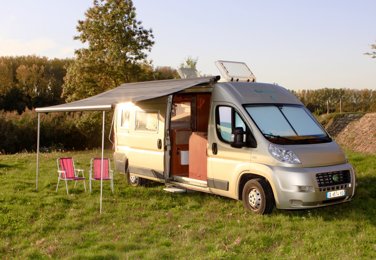 Furgão Fiat Font Vendome Brantome em aluguer em Massieux