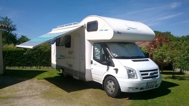 Aluguer de Autocaravana capucino Rimor Katamarano