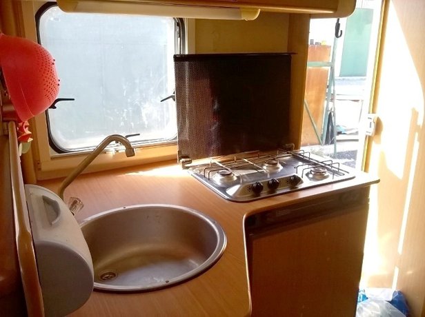 Viaggio del Camper Mansardato