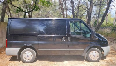 Van Ford Transit Te huur in Marseille