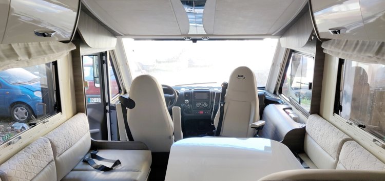 Vermietung von Vollintegriertes Wohnmobil