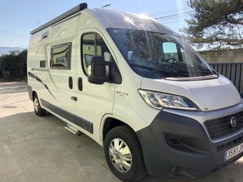 Fourgon aménagé Mclouis 3 Maxi S-Line en location à Castellgalí