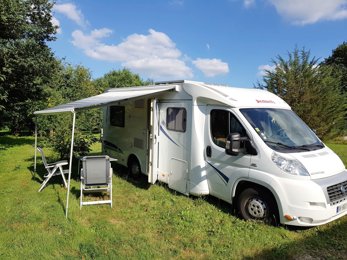 Camping-car Profilé FIAT DUCATO 130 MULTIJET en location à Elven