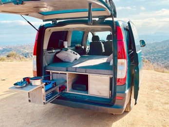 Van Mercedes Vito 2,0 l 114 ch Te huur in Madrid