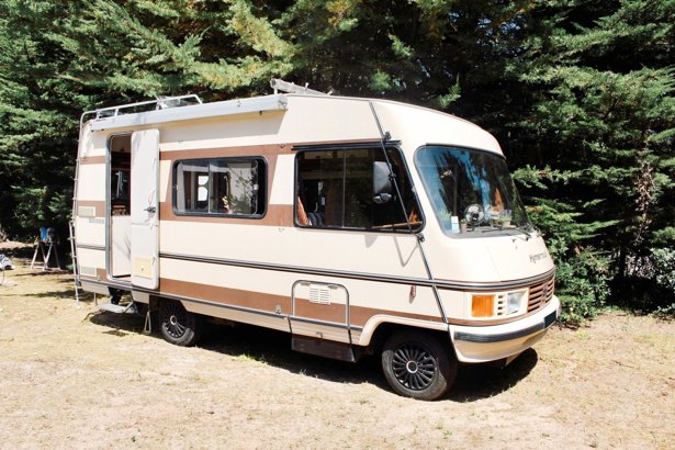 Fiche Technique Camping Car Hymer B 544 Location Camping-car Intégral - Les Portes-En-Ré - Hymermobil Hymermobil  1986 | Yescapa
